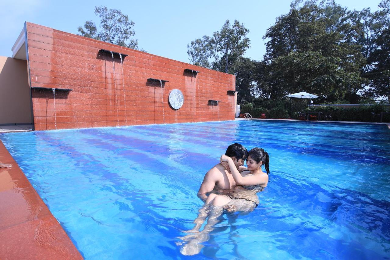Aveo By Amatra, Gateway To Corbett Hotel Kashipur Exterior foto