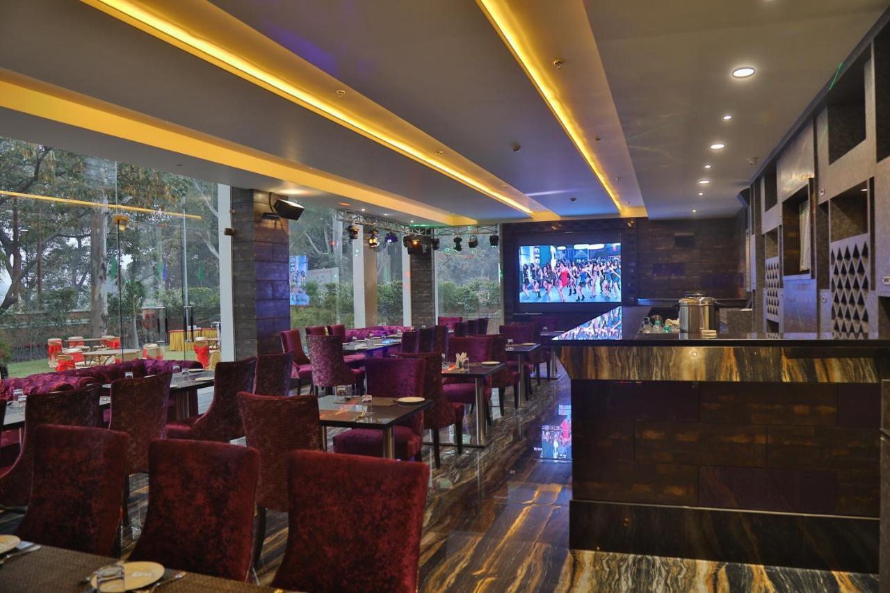 Aveo By Amatra, Gateway To Corbett Hotel Kashipur Exterior foto