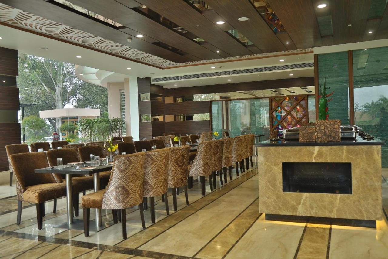 Aveo By Amatra, Gateway To Corbett Hotel Kashipur Exterior foto