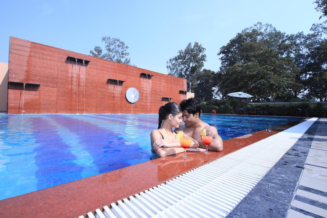 Aveo By Amatra, Gateway To Corbett Hotel Kashipur Exterior foto