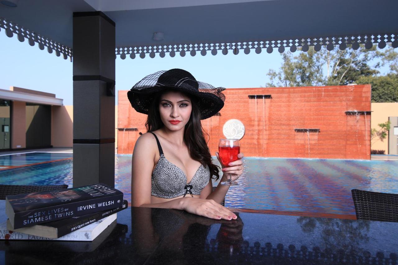 Aveo By Amatra, Gateway To Corbett Hotel Kashipur Exterior foto